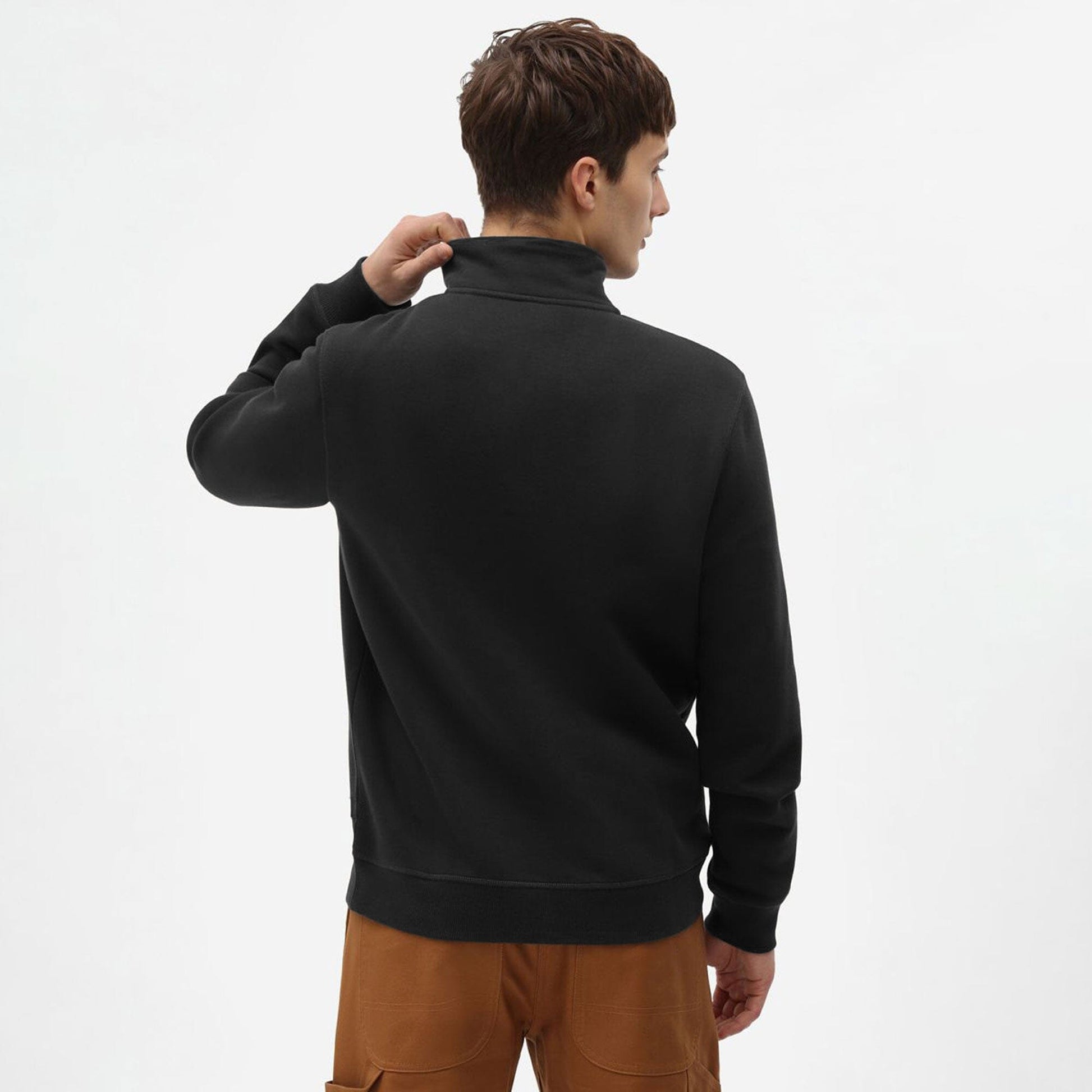 Polo Republica Men's CE000,000 Quarter-Zip Sweatshirt