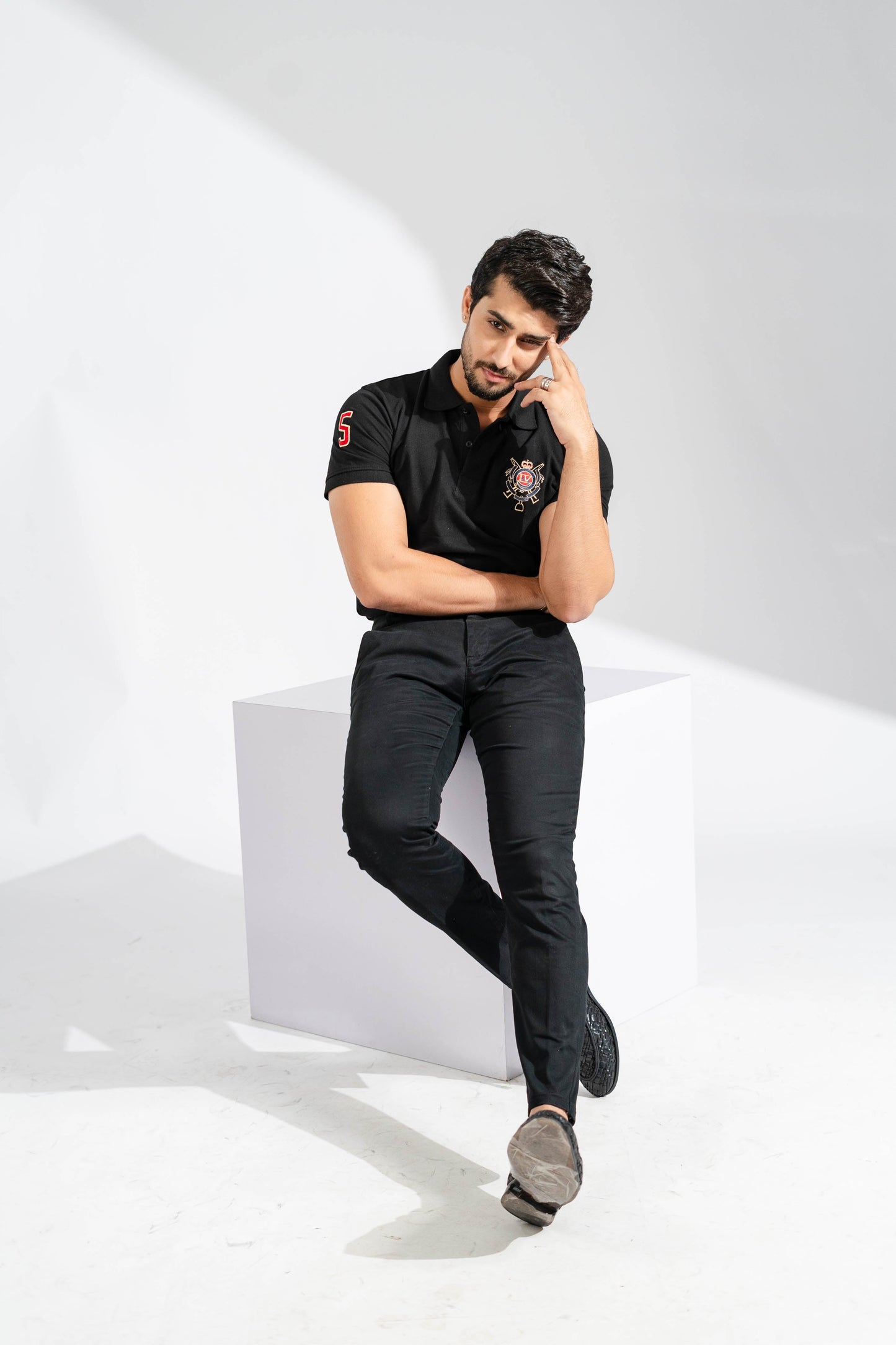 Polo Republica Men's Crest 5 Embroidered Short Sleeve Polo Shirt