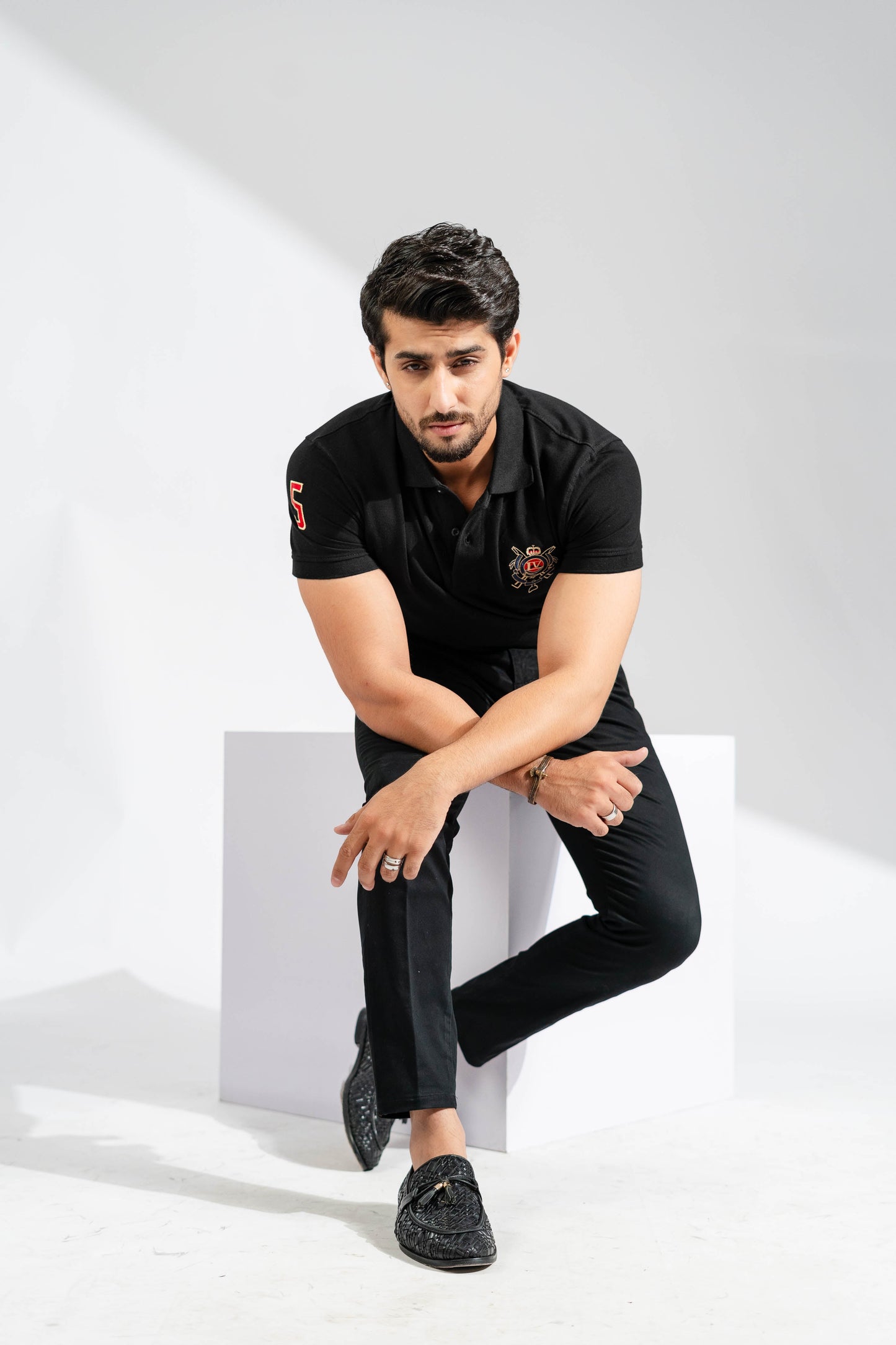 Polo Republica Men's Crest 5 Embroidered Short Sleeve Polo Shirt